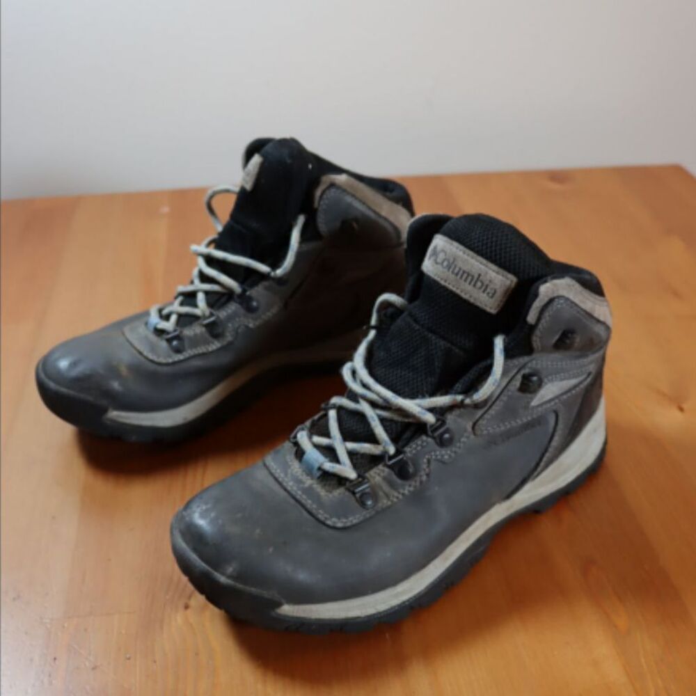 Columbia Women's Waterproof Hiking Shoes Black Gray Beige Omni-Grip 9.5